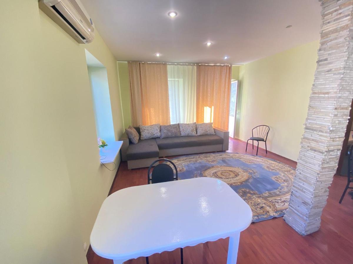 White New Apartments Ultracentral 2-Rooms In The Heart Chisinau Ngoại thất bức ảnh
