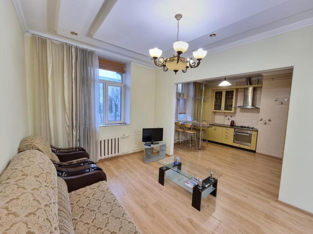 White New Apartments Ultracentral 2-Rooms In The Heart Chisinau Ngoại thất bức ảnh